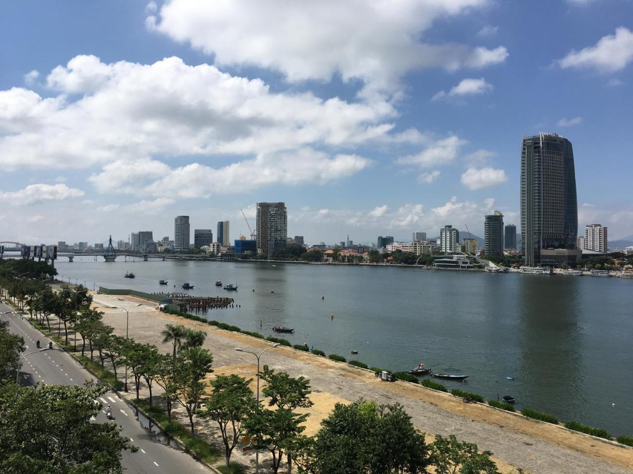 Vitalis Riverside Hotel Дананг Экстерьер фото